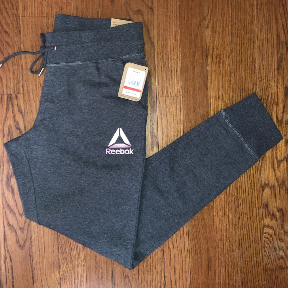 Reebok women’s cuffed jogger Small